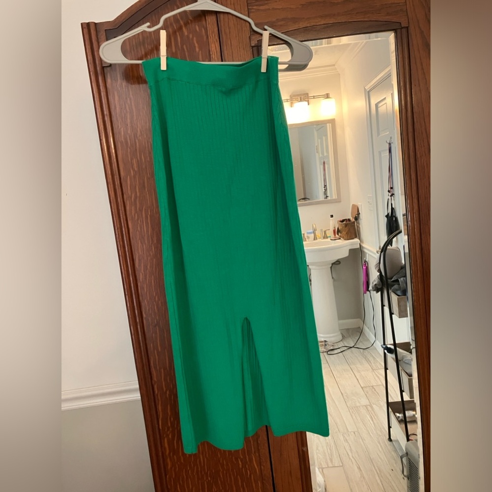 Free people beach NWT size M green skirt with front slit